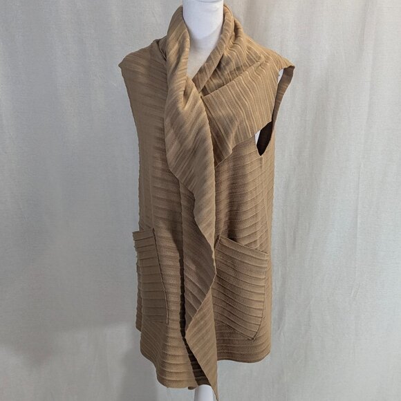 NWT Le Moda Size *S-L Camel Colored Sleeveless Open Cardigan Asymmetrical - Picture 16 of 16